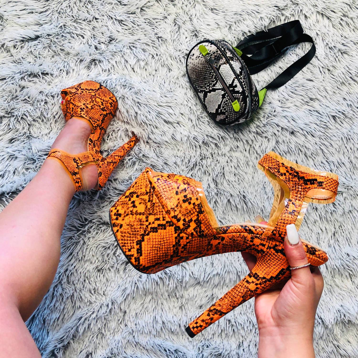 Bite Me Stiletto - 7 INCH - Image 2