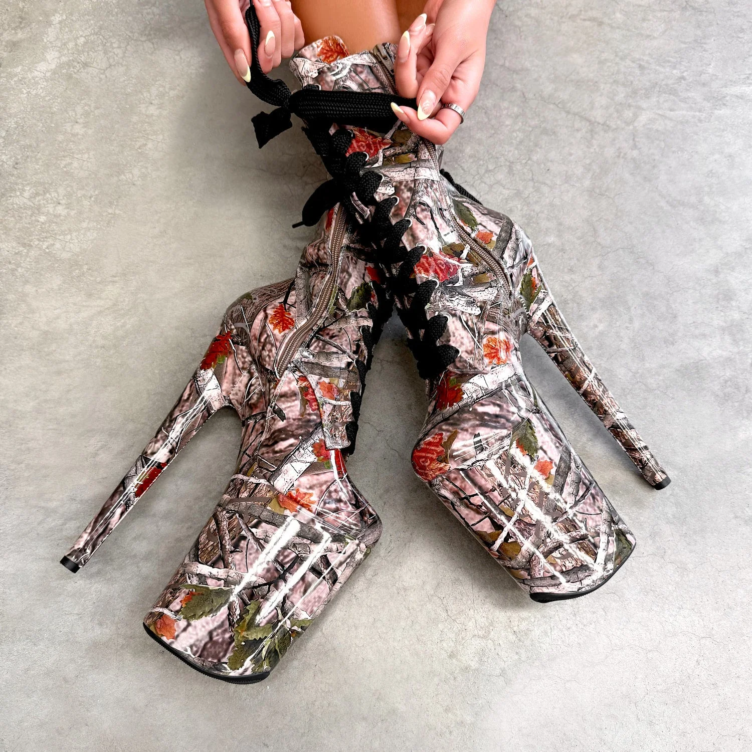 Manhunt - Boot - 9INCH - LIMITED ED. - Image 2