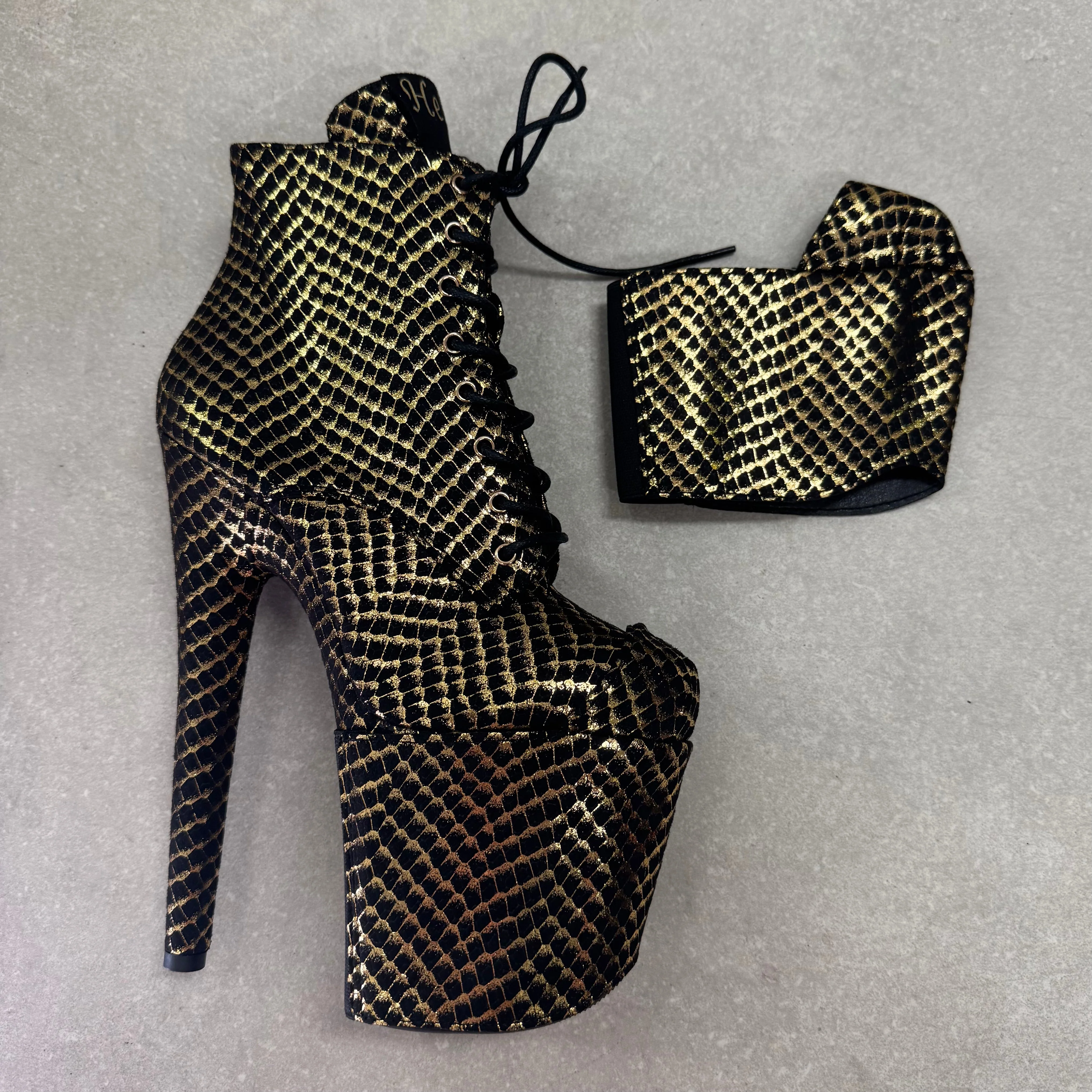 Classique Shoe Protector - Khaleesi Black & Gold - 8 INCH - Image 2