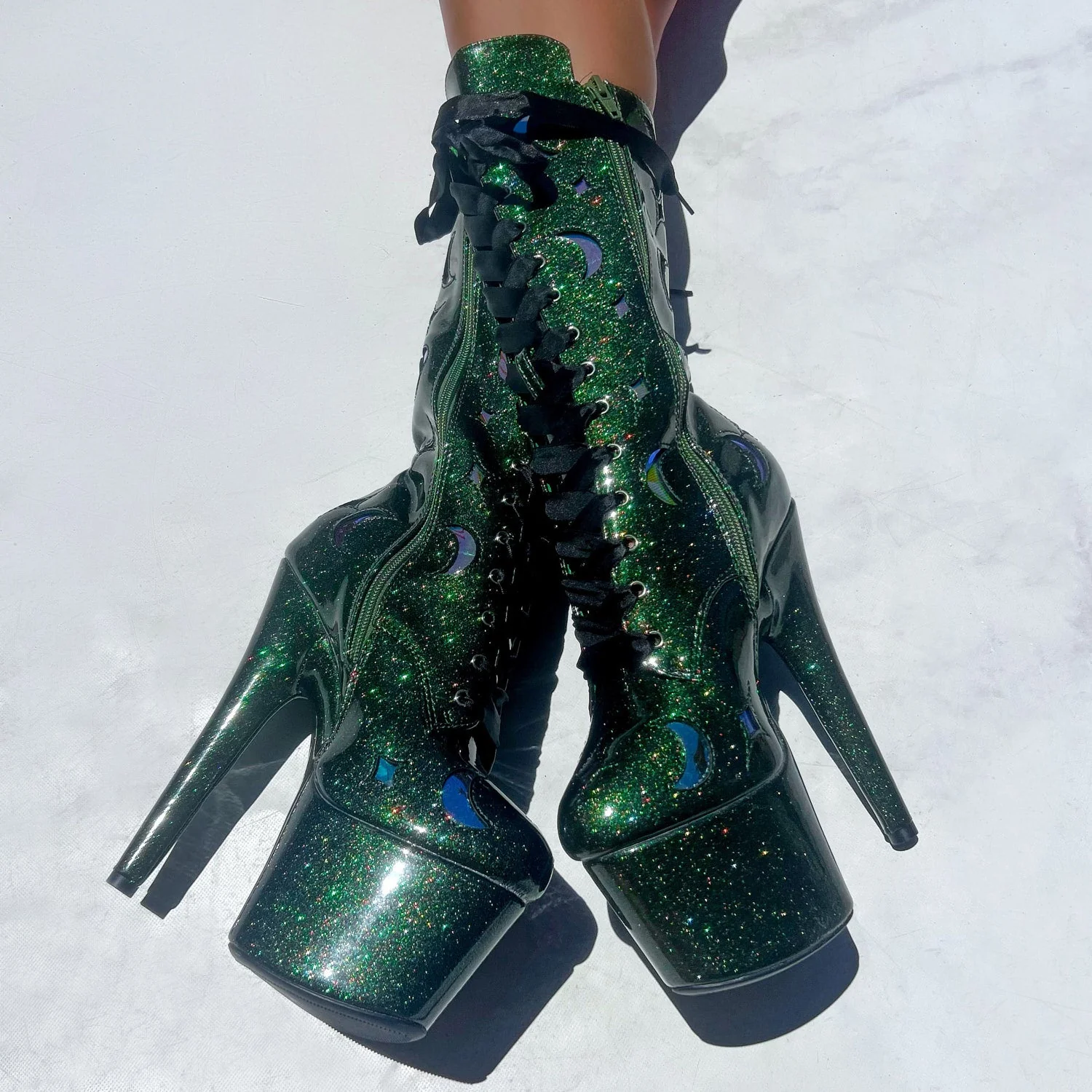 The Glitterati Cosmic Boot - Emerald Sparkle - 7INCH - Image 3
