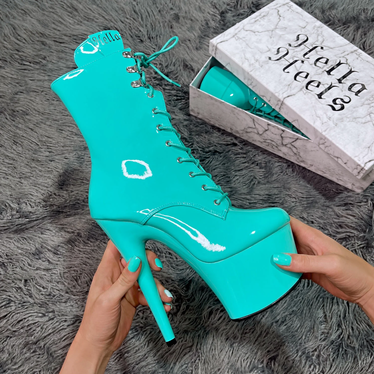 LipKit Boot - Minted - 7 INCH