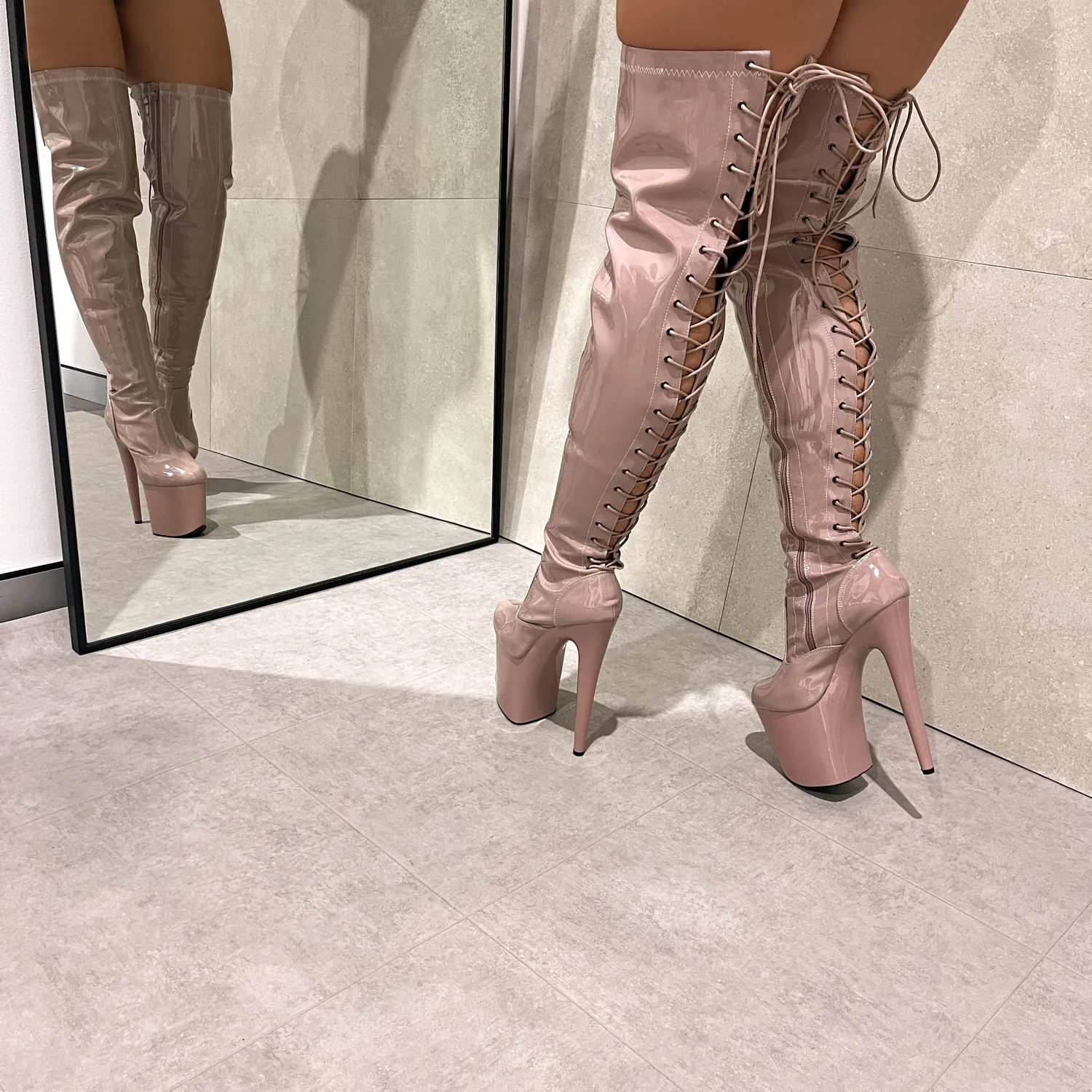 LipKit Thicc Thigh High - Boujee - 8 INCH - Image 4