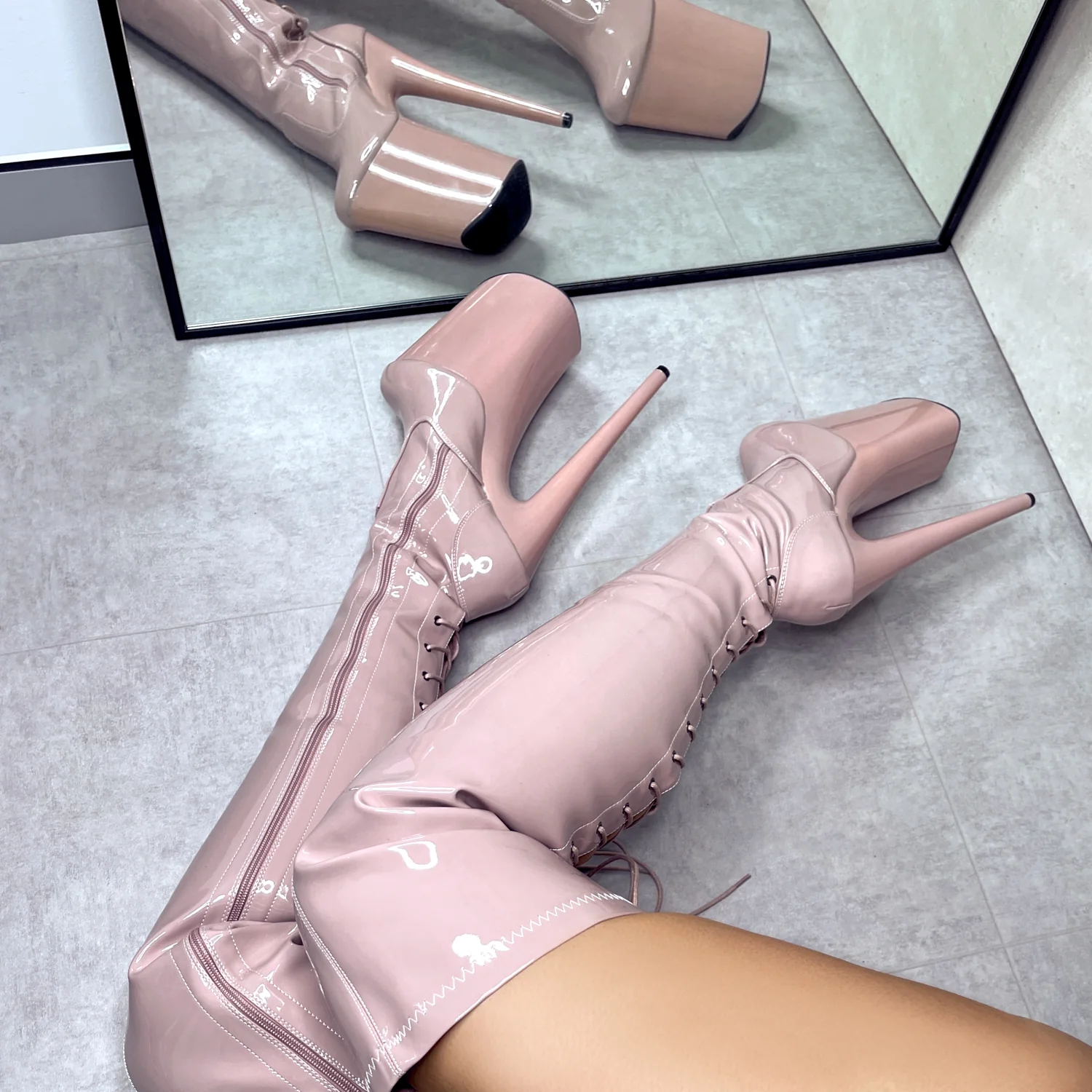 LipKit Thicc Thigh High - Boujee - 9 INCH - Image 8