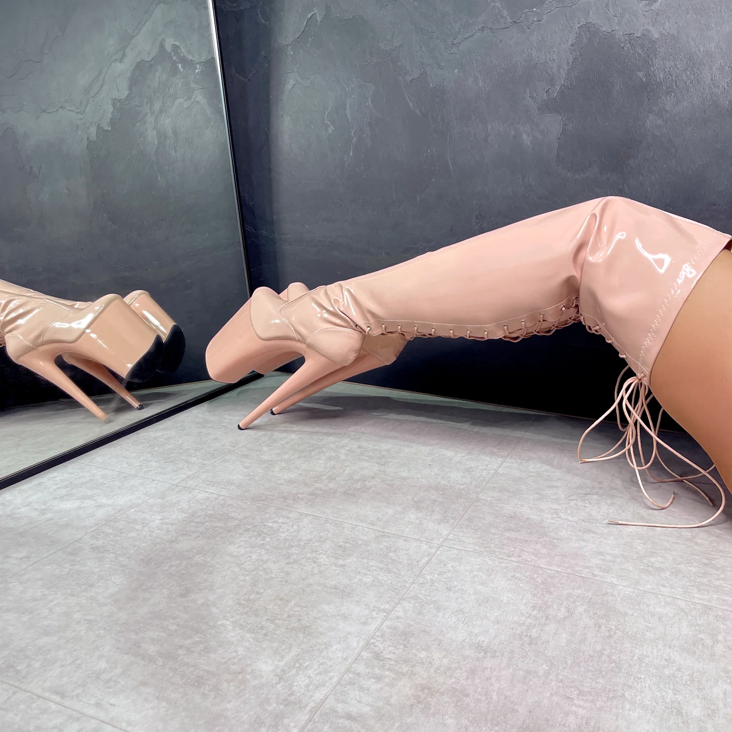 LipKit Thicc Thigh High - Dream On - 9 INCH - Image 6