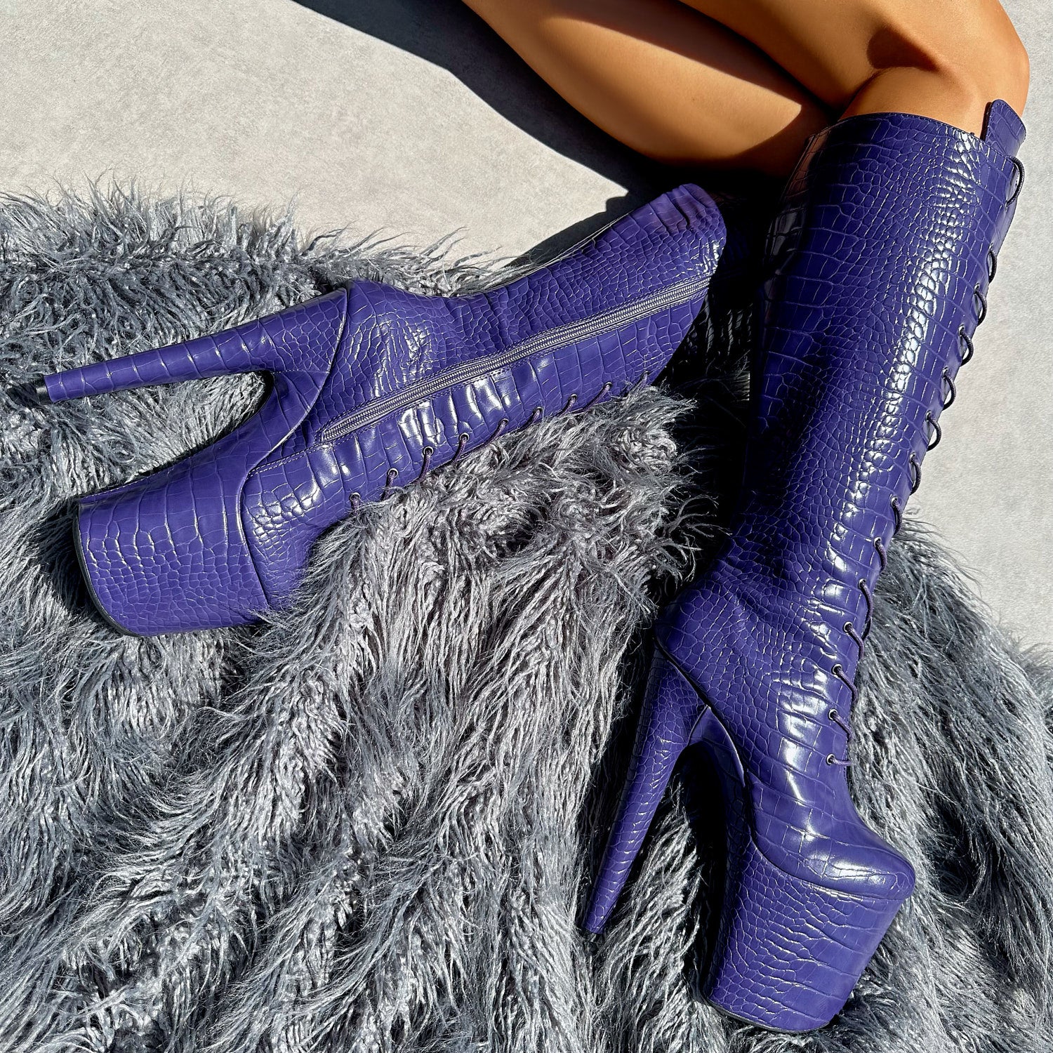 Play Dead - Knee Boot - 8INCH