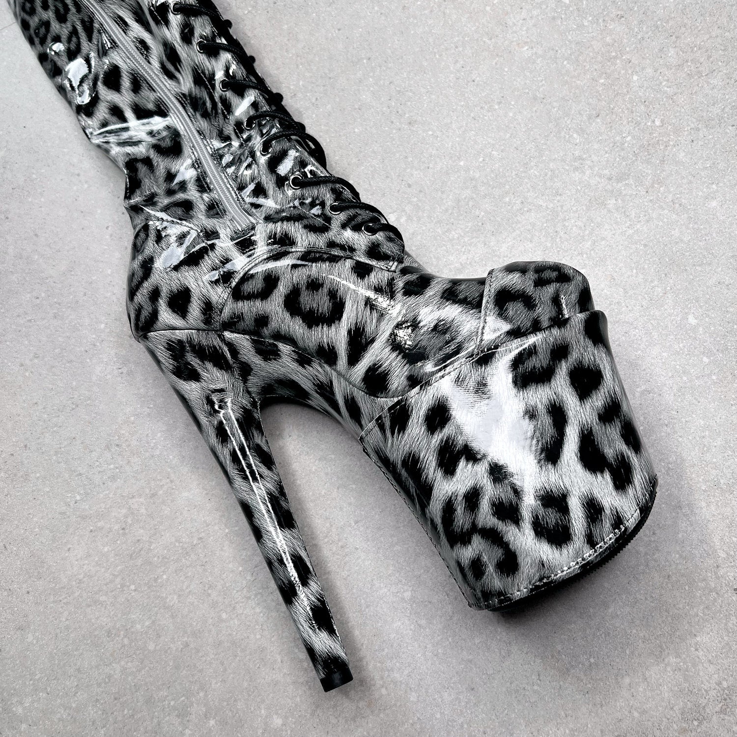 Classique Shoe Protector - Snow Leopard 8 INCH - Image 2