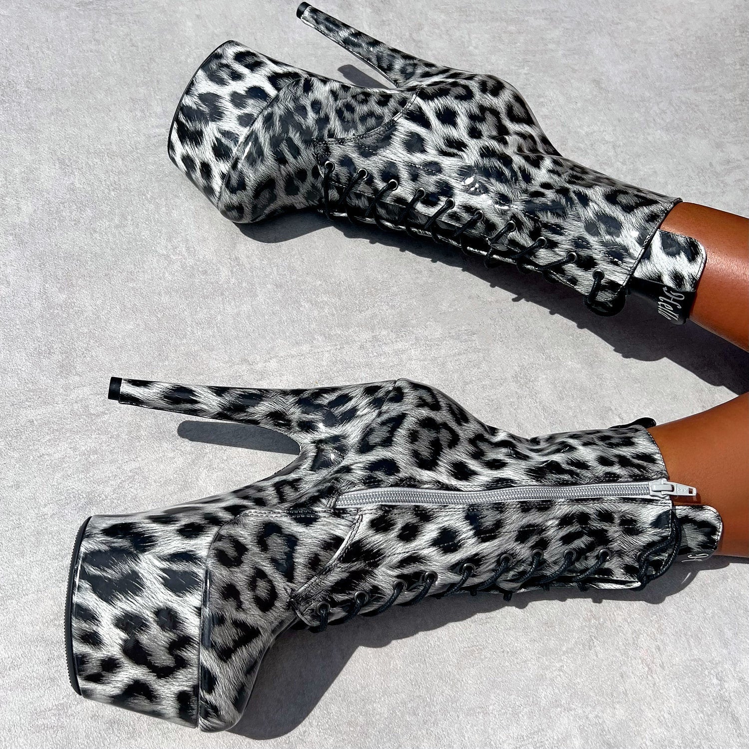 Snow Leopard Boot - 7 INCH - Image 4