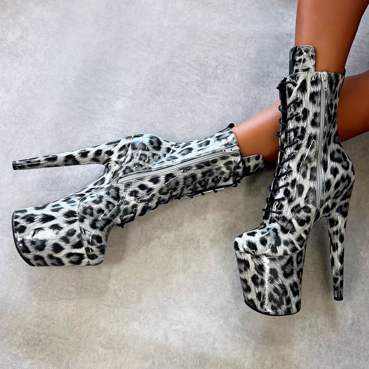 Snow Leopard Boot - 8 INCH - Image 2