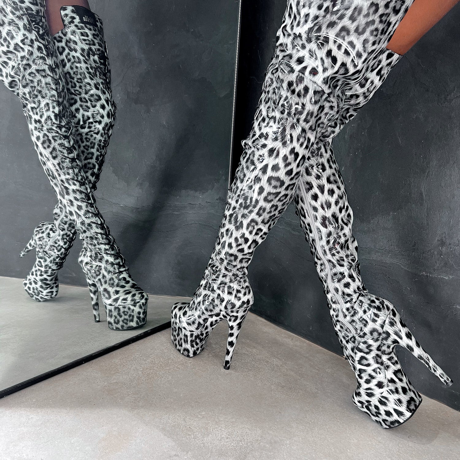 Snow Leopard Thigh High - 7 INCH - Limited Edition - Image 2