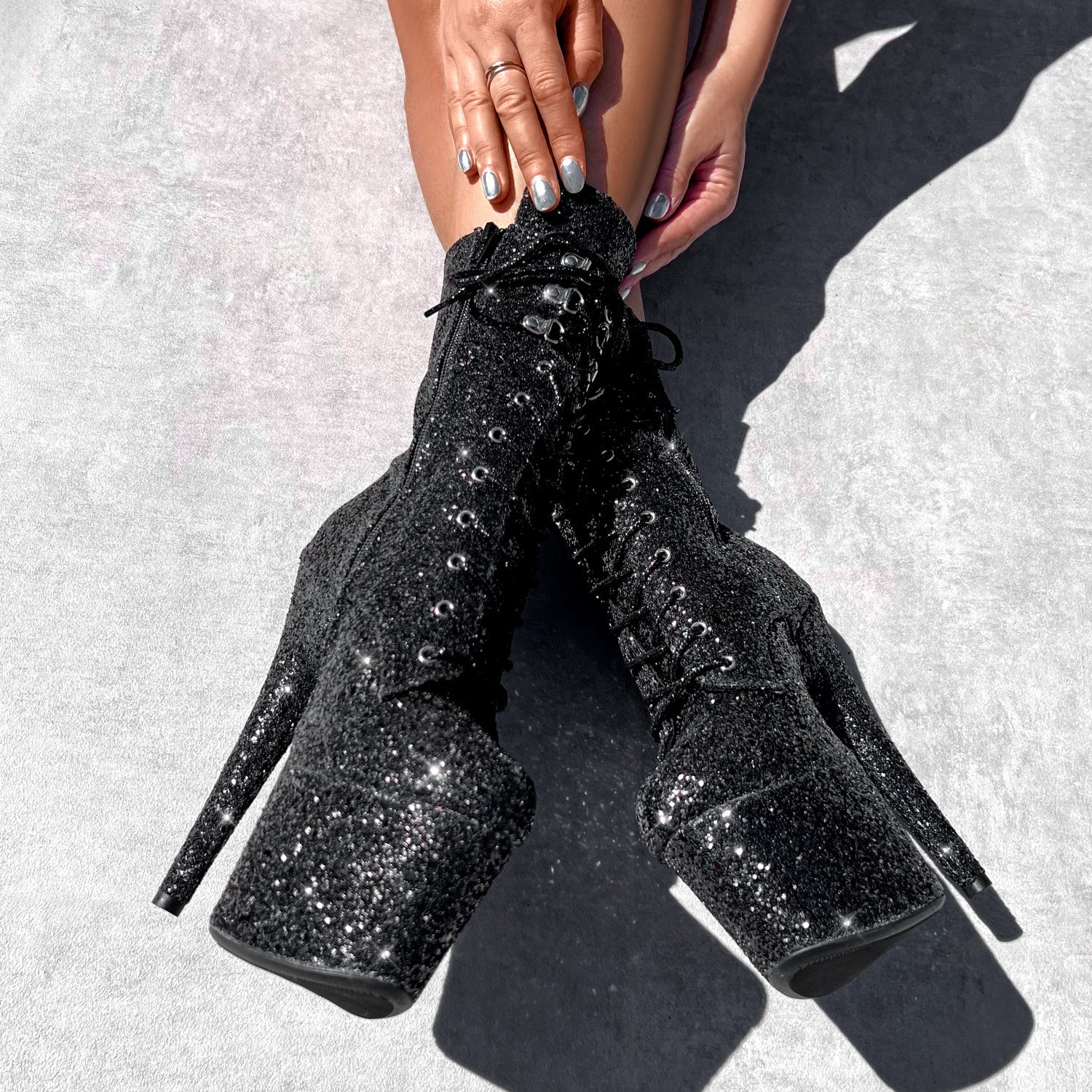 The Glitterati Xtra - Boot - BLACK CAVIAR - 7INCH - Image 3